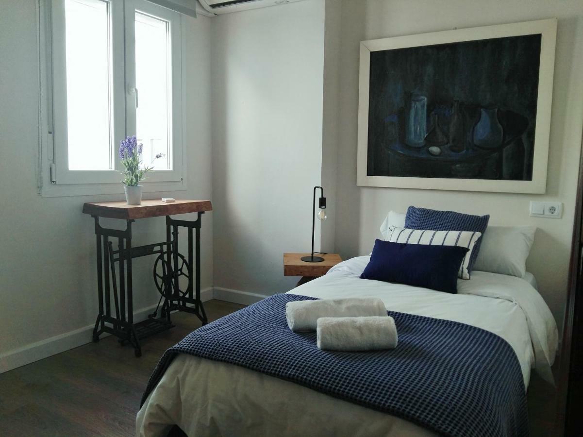 Apartment Idilico Atico En Triana-3bd+1bth Seville